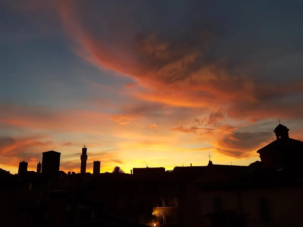 Apartament Un Terrazzo Sulla Magia Siena